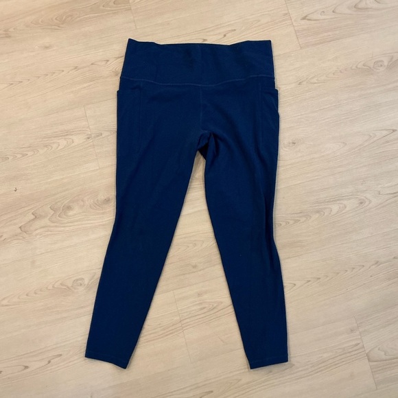 Athleta salutation stash high rise leggings - Picture 5 of 9